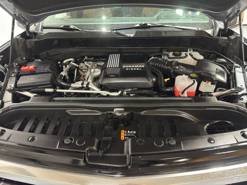 Used 2025 Chevrolet Silverado 1500 High Country w/ High Country Premium Package AWD/4WD image 42