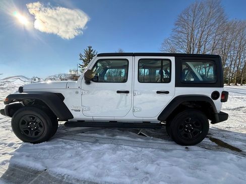 Used 2021 Jeep Wrangler Unlimited Sport image 6