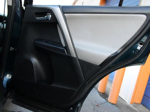 Used 2017 Toyota RAV4 XLE image 38