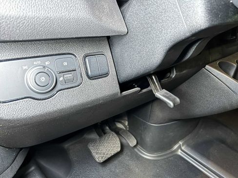 Used 2025 Mercedes-Benz Sprinter 2500 image 24