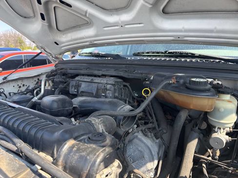 Used 2005 Ford F350 4x4 Regular Cab DRW Super Duty image 12