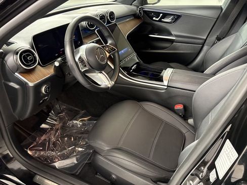 Used 2025 Mercedes-Benz C 300 4MATIC Sedan image 25