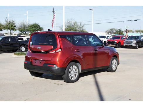 Used 2021 Kia Soul LX image 6