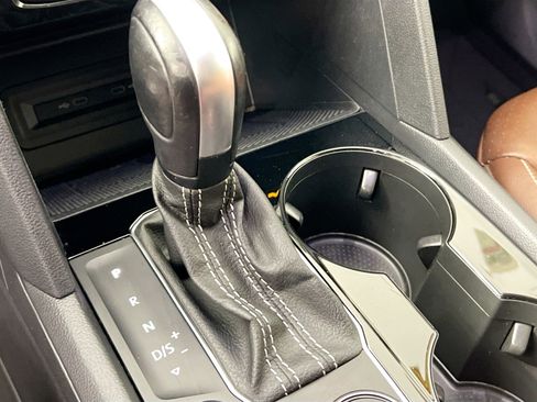 Used 2022 Volkswagen Atlas SE image 25