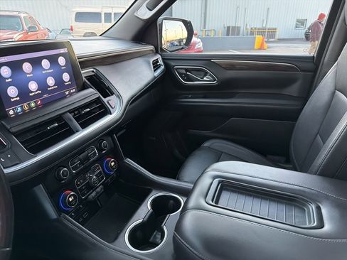 Used 2021 Chevrolet Suburban Z71 w/ Z71 Signature Package image 28