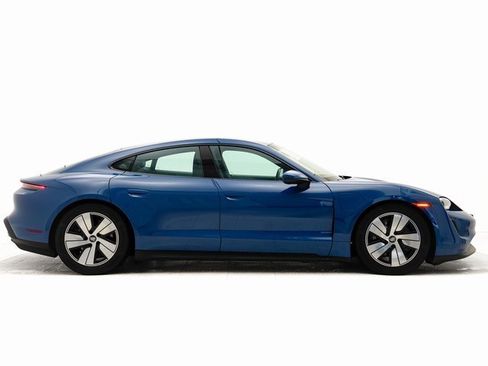 Used 2023 Porsche Taycan image 30