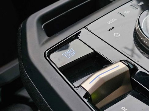 Used 2025 BMW iX xDrive50 image 33