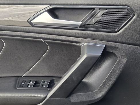 Certified 2023 Volkswagen Tiguan SE FWD image 28