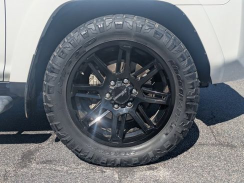 Used 2022 Toyota 4Runner SR5 Premium image 10