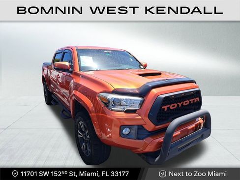 Used 2017 Toyota Tacoma SR image 1