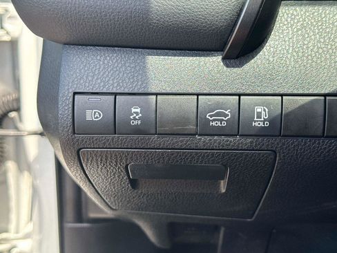 Used 2022 Toyota Camry SE FWD image 29