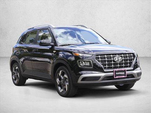 Certified 2026 Hyundai Venue SEL FWD image 3