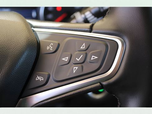 Used 2023 Chevrolet Equinox LS image 31