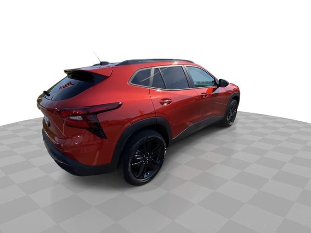 Used 2024 Chevrolet Trax ACTIV w/ Driver Confidence Package FWD image 2