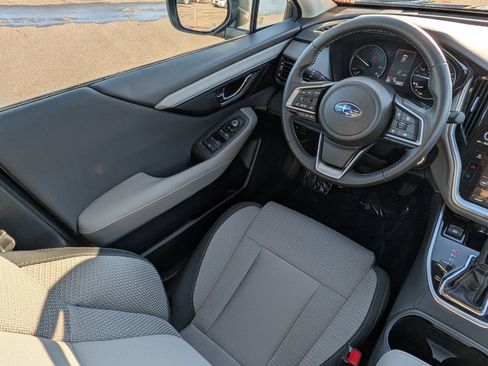 Used 2025 Subaru Outback Premium image 9