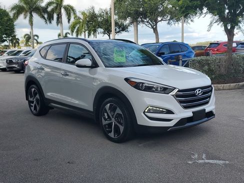 Used 2016 Hyundai Tucson Limited w/ Option Group 03 FWD image 2