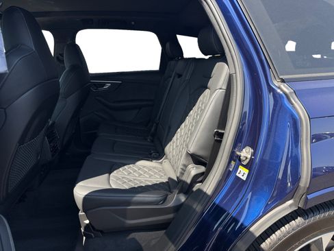 Used 2023 Audi SQ7 Prestige AWD/4WD image 16