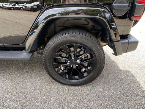 Used 2023 Jeep Wrangler Sahara w/ Cold Weather Group image 24
