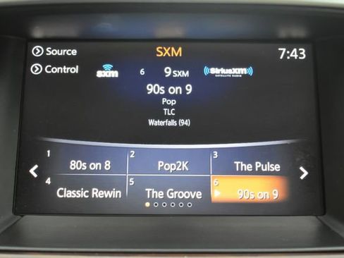 Used 2017 Nissan Pathfinder Platinum w/ Family Entertainment Package AWD/4WD image 27