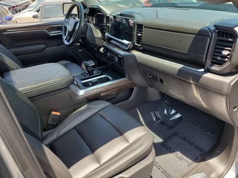 Used 2025 Chevrolet Silverado 1500 LT Trail Boss w/ LT Trail Boss Premium Package AWD/4WD image 21