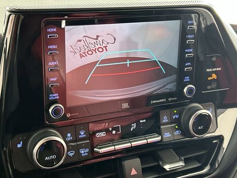 Used 2022 Toyota Highlander XSE image 18