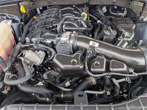 Certified 2024 Jeep Grand Cherokee L Laredo image 31