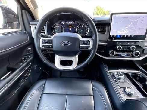 Used 2024 Ford Expedition XLT AWD/4WD image 5