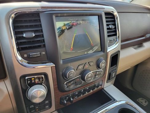Used 2017 RAM 1500 Laramie w/ Convenience Group AWD/4WD image 8