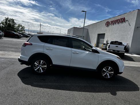 Used 2016 Toyota RAV4 XLE AWD/4WD image 6