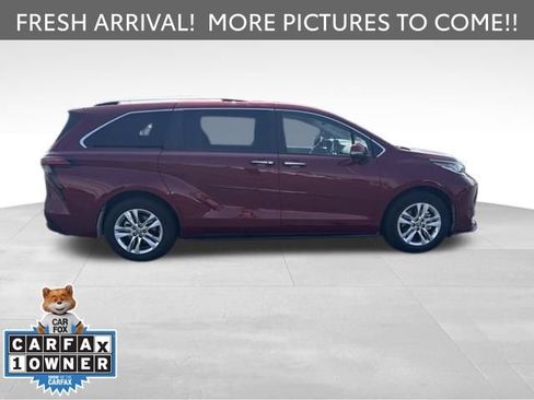 Used 2024 Toyota Sienna Limited AWD/4WD image 6