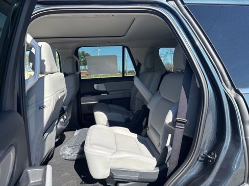 New 2026 Ford Expedition Active RWD image 53
