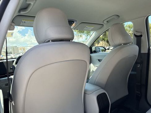 Used 2025 Hyundai Kona SE FWD image 23