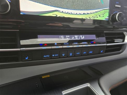 Used 2021 Toyota Sienna XSE w/ XSE Plus Package image 31