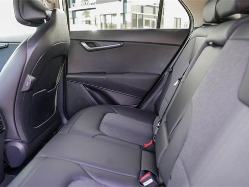 Certified 2025 Kia Niro EX image 19