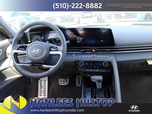 New 2025 Hyundai Elantra SEL image 16