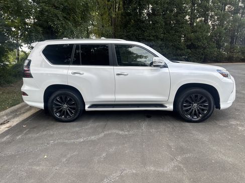 Used 2023 Lexus GX 460 Luxury w/ Sport Design Package AWD/4WD image 4