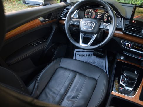 Used 2021 Audi Q5 Premium Plus image 2