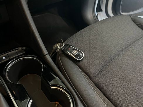 Used 2025 Buick Encore GX Preferred FWD image 21