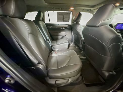 Used 2026 Toyota Highlander Platinum AWD/4WD image 28