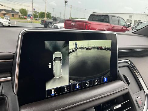 Used 2023 GMC Yukon SLT w/ SLT Premium Package AWD/4WD image 22