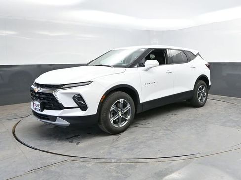 Used 2025 Chevrolet Blazer LT AWD/4WD image 5