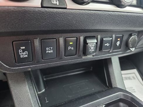 Used 2023 Toyota Tacoma Limited AWD/4WD image 31