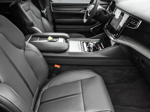 Used 2023 Jeep Wagoneer Series III w/ Convenience Group I image 41