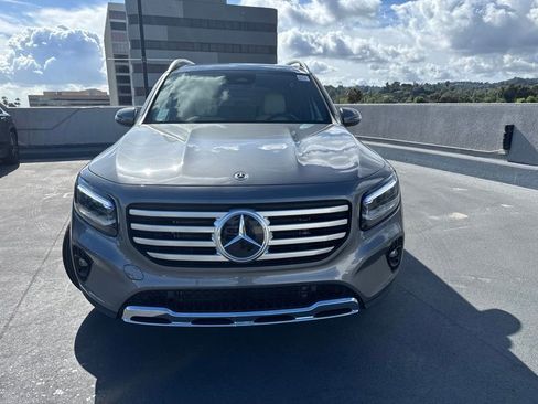 Used 2026 Mercedes-Benz GLB 250 image 2