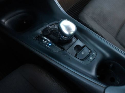 Used 2018 Toyota C-HR XLE FWD image 36
