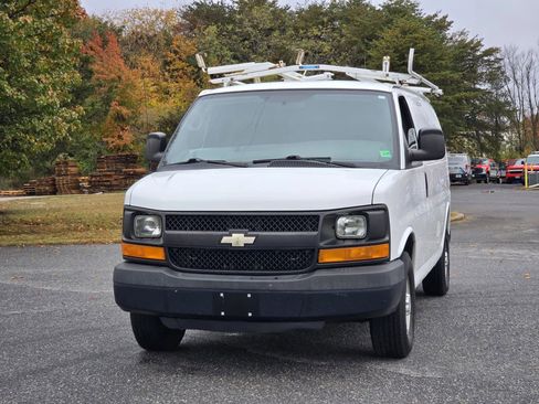 Used 2014 Chevrolet Express 2500 image 2