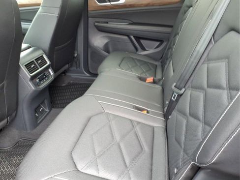 New 2026 Volkswagen Atlas SE image 12