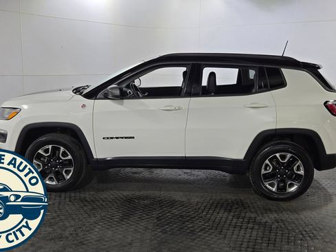 Used 2018 Jeep Compass Trailhawk w/ Leather Interior Group AWD/4WD image 4