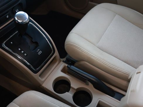 Used 2016 Jeep Patriot Latitude w/ Sun/Sound Group image 36