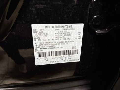 Used 2025 Ford Explorer ST AWD/4WD image 28